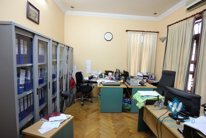 Nice and cozy house in Westlake area 